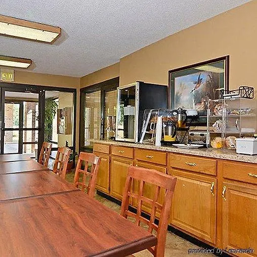 Travelers Inn & Suites - Memphis