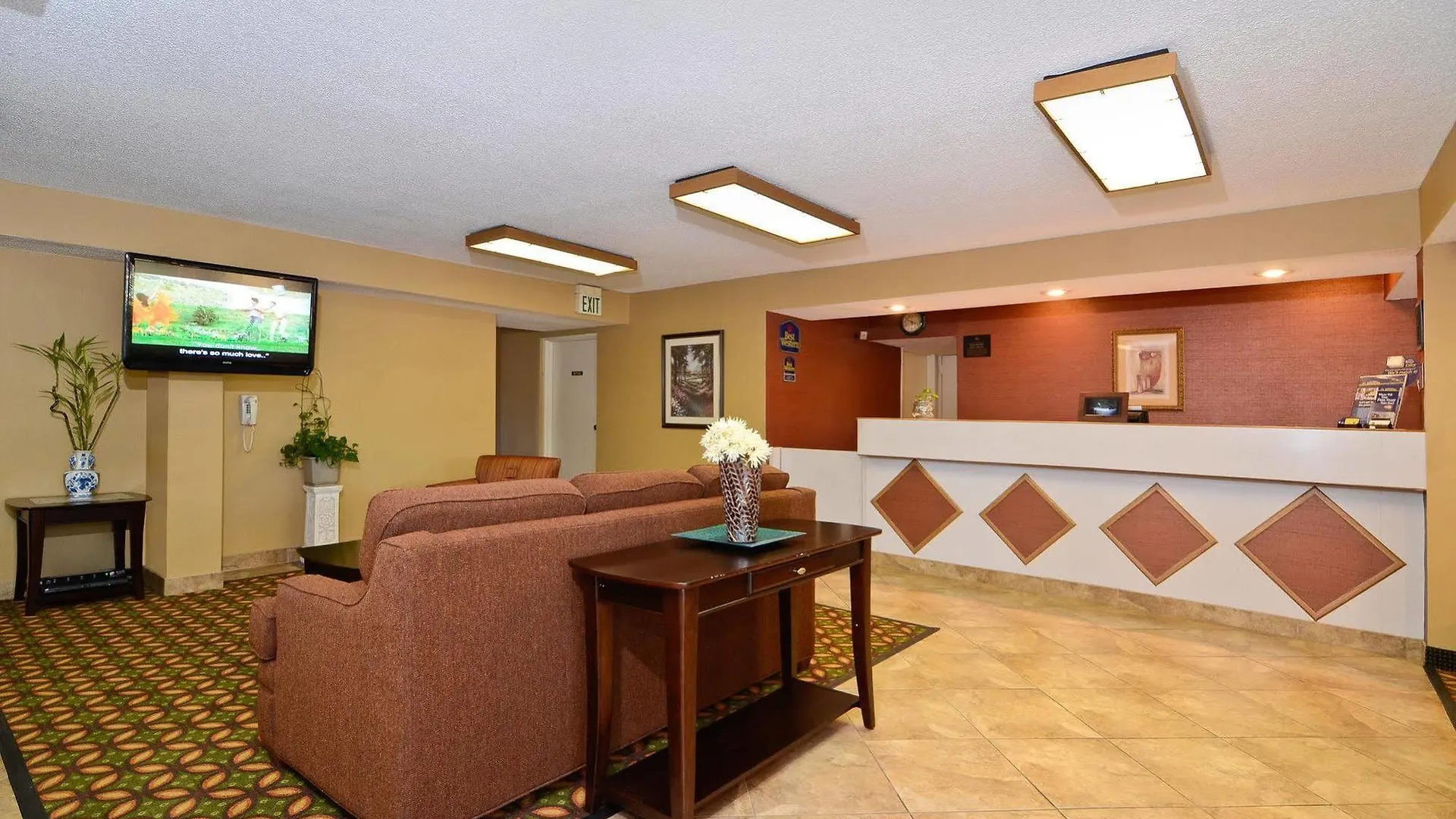 Travelers Inn & Suites - Memphis Hotel